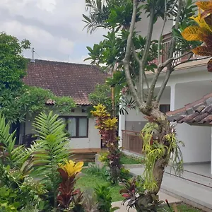  Guest house Gangga House Indonesia