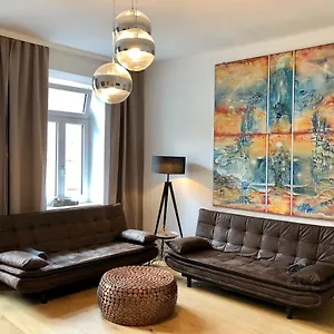 Atelier Lomani , Viyana Avusturya